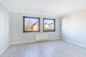 Bielefeld-Jöllenbeck: modernes Zweifamilienhaus mit vielen Nutzungsmöglichkeiten! 159 m² | Garage – Die vollständige Adresse der Immobilie erhältst du vom Anbieter., 33739 Jöllenbeck, Bielefeld – Vorschaubild 9