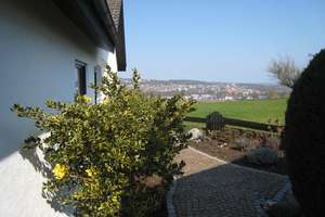 *Idylisch gelegenes Einfamilienhaus mit ELW + Doppelgarage in unverbauter top Randlage mit Aussicht* – Die vollständige Adresse der Immobilie erhältst du vom Anbieter., 72768 Altenburg, Reutlingen – Vorschaubild 1