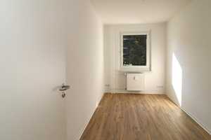 Hereinspaziert! 3 Zimmer, Balkon und Bad mit Dusche – Albert-Schweitzer-Straße 2, 9116 Chemnitz – Vorschaubild 11