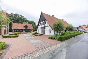 Exklusive Fachwerkhälfte in Stemwede-Dielingen – Privates Wohnen mit historischem Charakter – 32351 Stemwede – Vorschaubild 1