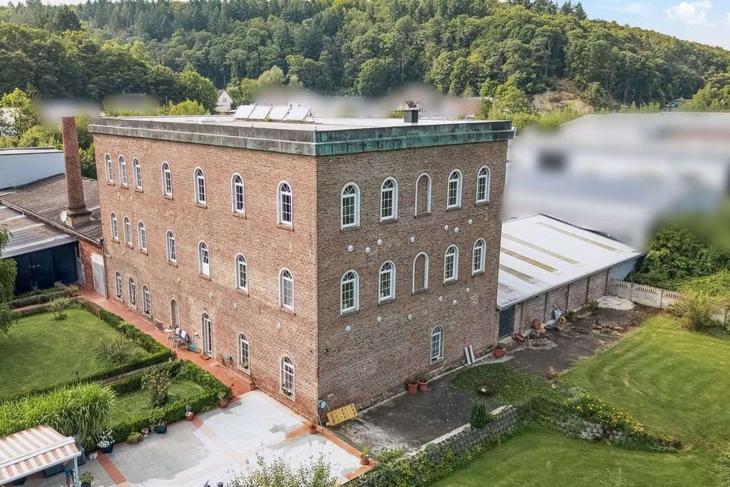 Immobilie in Schiesheim - Außergewöhnliches Wohnen auf einem beeindruckenden Anwesen! - Bild 1