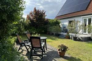 Grünes Wohnen im freistehenden Einfamilienhaus in der Stadt