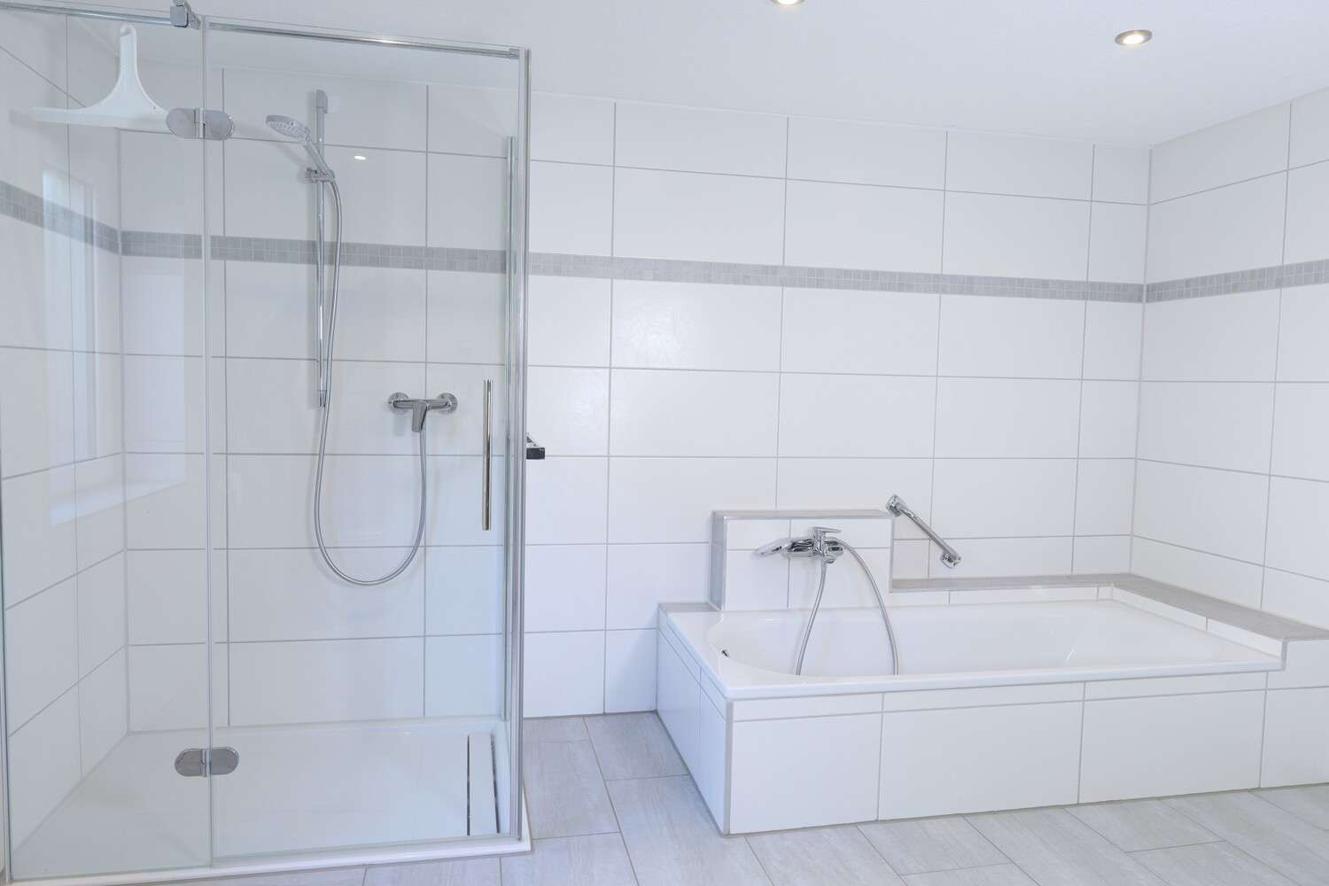 Immobilie in Dürrlauingen - Geräumiges Zweifamilienhaus 
mit großem Grundstück - Bild 4