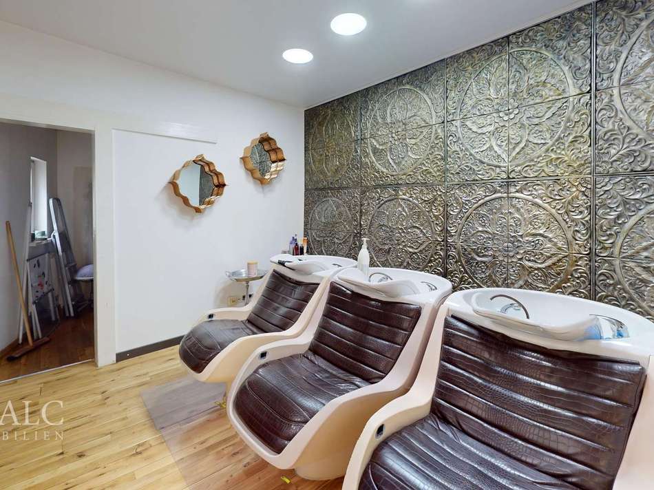 Vorderhaus - EG Friseursalon