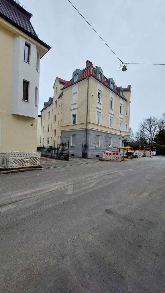 Immobilie in Augsburg - 1-Zimmer Wohnung im EG mit kleinem Stellplatz in Augsburg-Oberhausen - Bild 0