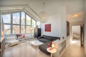 KENSINGTON - Exklusiv - Helle Dachgeschosswohnung im schönen Altperlach – Die vollständige Adresse der Immobilie erhältst du vom Anbieter., 81737 Altperlach, München – Vorschaubild 1