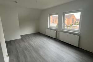 Frisch renovierte 2-Zimmer-Dachgeschosswohnung – ideal für Pendler in Salzgitter-Thiede – Pappeldamm 99, 38239 Thiede, Salzgitter – Vorschaubild 1