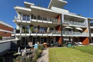 Wohnen 
auf hohem Niveau
Stilvolle Eigentumswohnung
mit großzügigem Garten 
in  D-Unterbach – Die vollständige Adresse der Immobilie erhältst du vom Anbieter., 40627 Unterbach, Düsseldorf – Vorschaubild 4