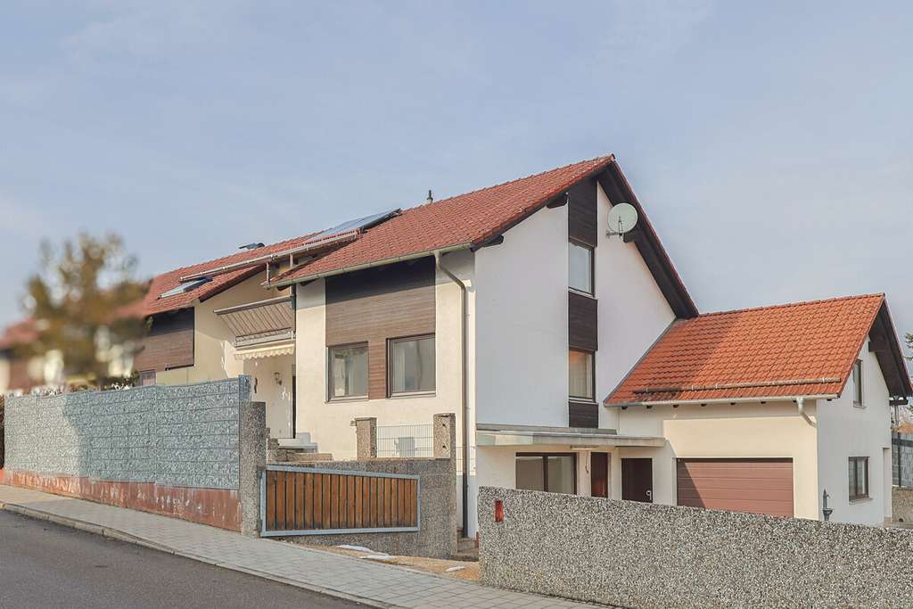 Immobilie in Wettstetten - Handwerker gesucht - Reihenendhaus in Wettstetten mit großem Entwicklungspotenzial! - Bild 0