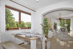 Große Doppelhaushälfte mit schönem Garten und Garage in toller Lage in Königsbrunn – Augsburg (Kreis) – Vorschaubild 2