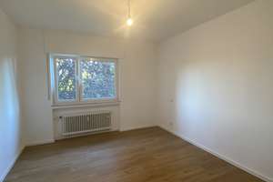 Helle, frisch renovierte 2-Zimmer-Wohnung, 2 Balkone, inkl. neuer Einbauküche in Mainz-Bretzenheim – Die vollständige Adresse der Immobilie erhältst du vom Anbieter., 55128 Bretzenheim, Mainz – Vorschaubild 3