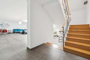 Vielseitiges Immobilien-Ensemble in Reisholz: bereits geteiltes MFH, Gewerbe und Garagenhof – Die vollständige Adresse der Immobilie erhältst du vom Anbieter., 40599 Reisholz, Düsseldorf – Vorschaubild 6