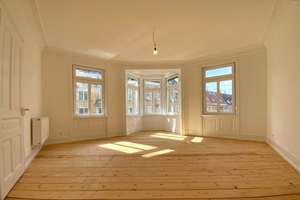 Attraktive und großflächige 3-Zimmer-Altbauwohnung im Stuttgarter Süden