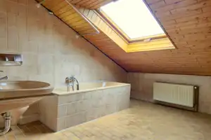 NUR 5 MINUTEN BIS ZUR FUßGÄNGERZ ONE UND DENNOCH ABSOLUT RUHIG GELEGEN! 2-Zimmer Altbauwohnung – Wiesbaden – Vorschaubild 8