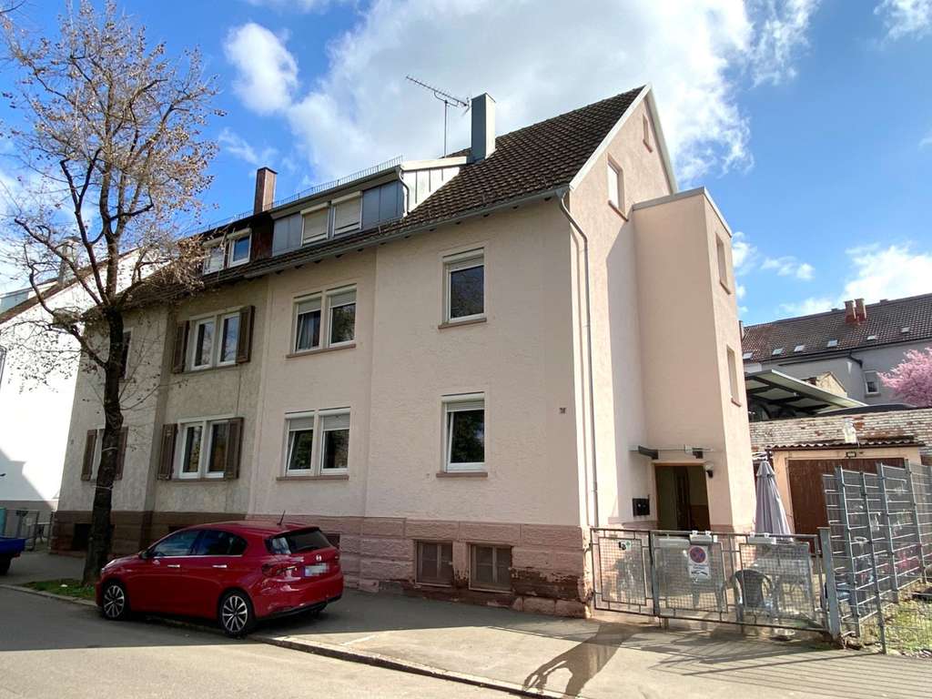 Bewährtes 3-Familienhaus mit Gärtchen und Garage im Herzen von Heilbronn