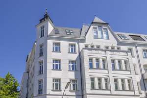 Exklusive Altbauwohnung in Berlin-Wilmersdorf – Die vollständige Adresse der Immobilie erhältst du vom Anbieter., 10707 Wilmersdorf, Berlin – Vorschaubild 2