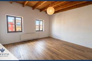 Stilvolle 2-Zimmer-Dachgeschosswohnung mit Holzbalkendecke, Einbauküche & modernisiertem Bad – 39112 Sudenburg, Magdeburg – Vorschaubild 1