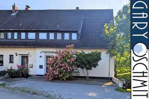 Bezaubernde Doppelhaushälfte mit Hanggrundstück in Löhne – Die vollständige Adresse der Immobilie erhältst du vom Anbieter., 32584 Löhne – Vorschaubild 1