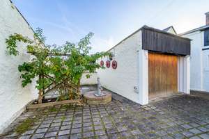 Gepflegtes 3-Familienhaus mit Gartenidylle, Ausbaureserve und solider Substanz – Die vollständige Adresse der Immobilie erhältst du vom Anbieter., 9131 Ebersdorf, Chemnitz – Vorschaubild 2