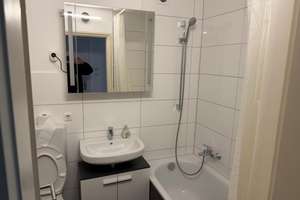 Teilmöblierte, Helle 3-Zimmer Wohnung mit Balkon im 4. OG in München-Am Hart – Paracelsusstraße 22, 80939 Am Hart, München – Vorschaubild 3