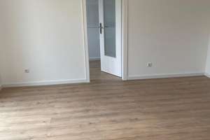 Zuhause mit einem Zimmer in Düsseldorf Etage 2 – Am Götzenkothen 34, 40472 Rath, Düsseldorf – Vorschaubild 4