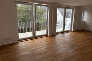 UKE 2 Min., Schicker Dachausbau , Endetage, Top Ausstattung, sehr großer Balkon, ohne Makler