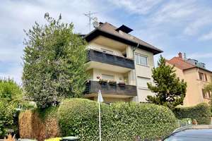 Top 3,5 Zimmer Wohnung mit Balkon und Garage