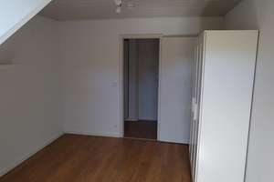 Helle 3-Zimmer-Dachgeschosswohnung mit Südloggia und Balkon in Stuttgart Möhringen – 78,4 m² Wfl. – Die vollständige Adresse der Immobilie erhältst du vom Anbieter., 70567 Möhringen-Ost, Stuttgart – Vorschaubild 8