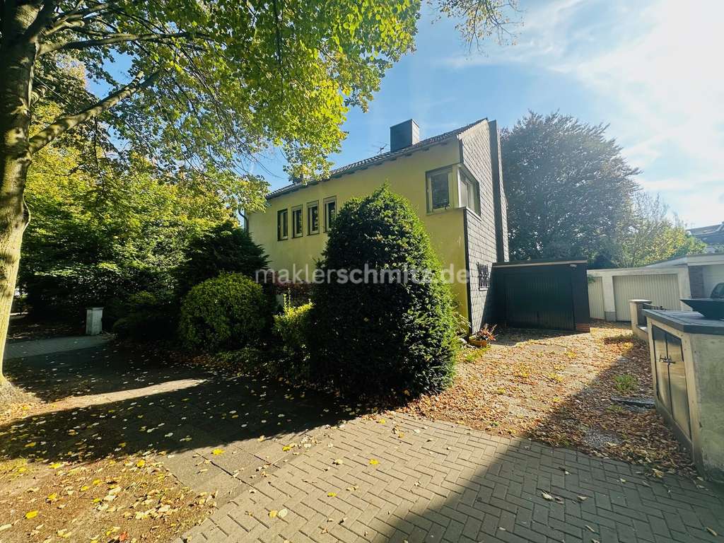 M'GLADBACH - WINDBERG 
FREISTEHENDES EINFAMILIENHAUS MIT GROßEM GRUNDSTÜCK IN GEFRAGTER LAGE!