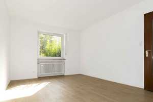  Anfragen per E-Mail!  Apartment in beliebter Wohnlage in der Augsburger Innenstadt! – Fuchswinkel  8, 86152 Augsburg – Vorschaubild 2