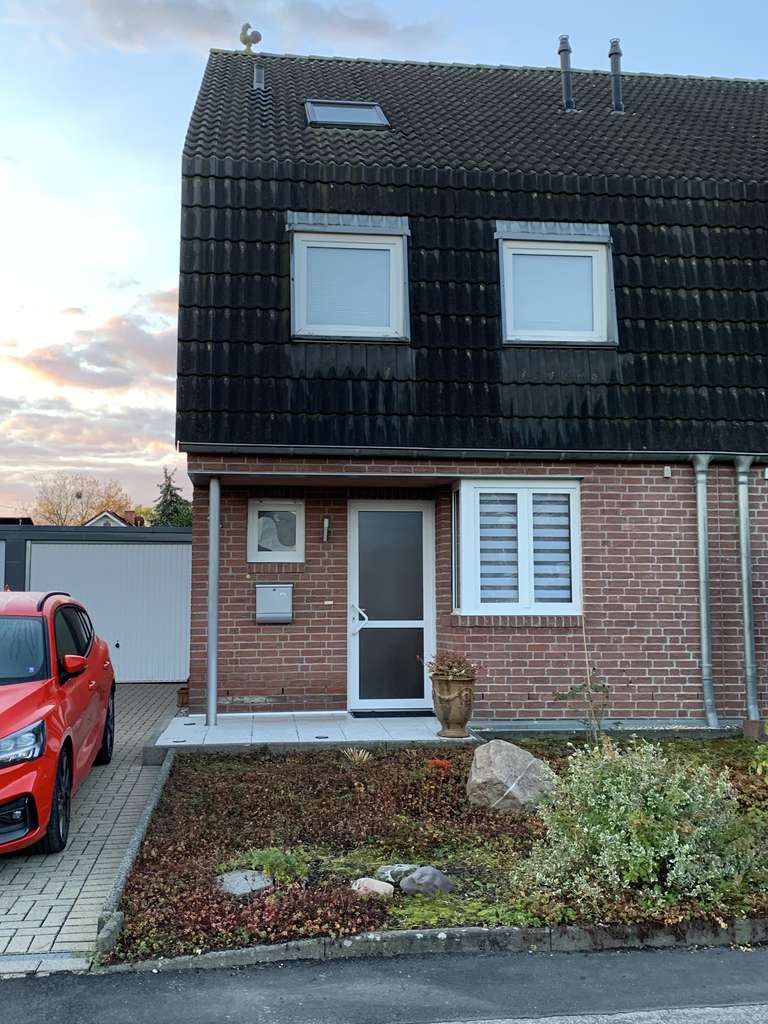 Charmante Doppelhaushälfte mit 4 Zimmern in Köln-Meschenich