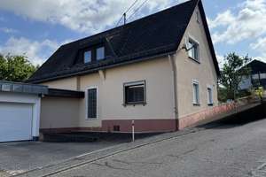 🏡RESERVIERT! Eigentum statt Miete - Bezahlbares EFH in Waldbreitbach – Die vollständige Adresse der Immobilie erhältst du vom Anbieter., 56588 Waldbreitbach – Vorschaubild 1