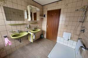 Wohnen und Vermieten unter einem Dach – Die vollständige Adresse der Immobilie erhältst du vom Anbieter., 72336 Balingen – Vorschaubild 9