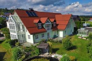 Top-gepflegtes 3-Familien-Haus in traumhafter Wohnlage von Regen – Die vollständige Adresse der Immobilie erhältst du vom Anbieter., 94209 Regen – Vorschaubild 2