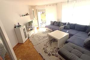 BLICK INS GRÜNE - RUHE UND WOHNQUALITÄT!  2 ZI. MIT TERRASSE 49 qm 710 Euro + TG + NK