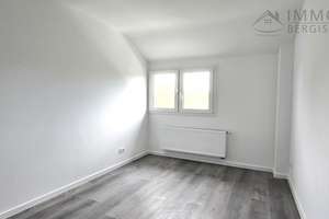 MODERNE 2-ZIMMER-DACHGESCHOSSWOHNUNG MIT SCHÖNEM AUSBLICK ÜBER REMSCHEID – 42859 Zentralpunkt, Remscheid – Vorschaubild 5