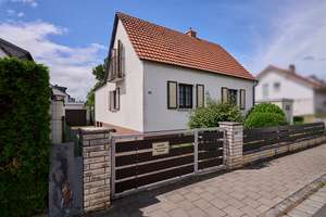 Einfamilienhaus mit schönem Garten in bester Lage von Neu-Isenburg