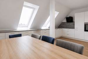 Großzügige Dachgeschosswohnung mit großer Terrasse, Parkett und Stellplatz – Die vollständige Adresse der Immobilie erhältst du vom Anbieter., 12109 Mariendorf, Berlin – Vorschaubild 4