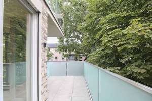 Helle 2-Zimmer-Wohnung mit Balkon in Berlin-Friedrichshain, frei ab 1. August – Stralauer Allee 19a, 10245 Friedrichshain, Berlin – Vorschaubild 2