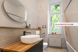 IMMOBERLIN.DE - Ersteinzug nach Sanierung 2025! Stilvolle Altbauwohnung mit Balkon & Mobiliar – Die vollständige Adresse der Immobilie erhältst du vom Anbieter., 10245 Friedrichshain, Berlin – Vorschaubild 5