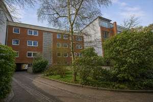 Helle 3-Zimmer-Wohnung in gewachsener Lage von Hamburg-Volksdorf - mit Balkon, Kamin und Stellplatz!