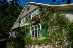 Elegante Villa mit Atelier in Bestlage Buchschlag – Die vollständige Adresse der Immobilie erhältst du vom Anbieter., 63303 Dreieich – Vorschaubild 2