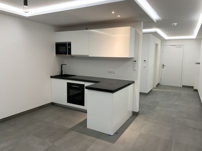 Traumhafte 1,5-Zimmerwohnung mit exkl. Einbauküche und Terrasse !