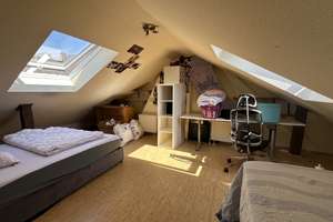 Charmantes Reihenhaus mit ausgebautem Dachgeschoss und vielseitigen Nutzungsmöglichkeiten – Die vollständige Adresse der Immobilie erhältst du vom Anbieter., 28219 Osterfeuerberg, Bremen – Vorschaubild 2