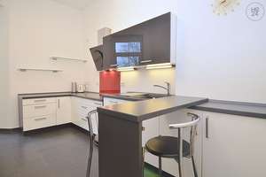 Schicke möblierte 2-Zimmer Altbau-Wohnung mit Balkon und Internet in Wiesbaden Biebrich – Die vollständige Adresse der Immobilie erhältst du vom Anbieter., 65203 Biebrich, Wiesbaden – Vorschaubild 3
