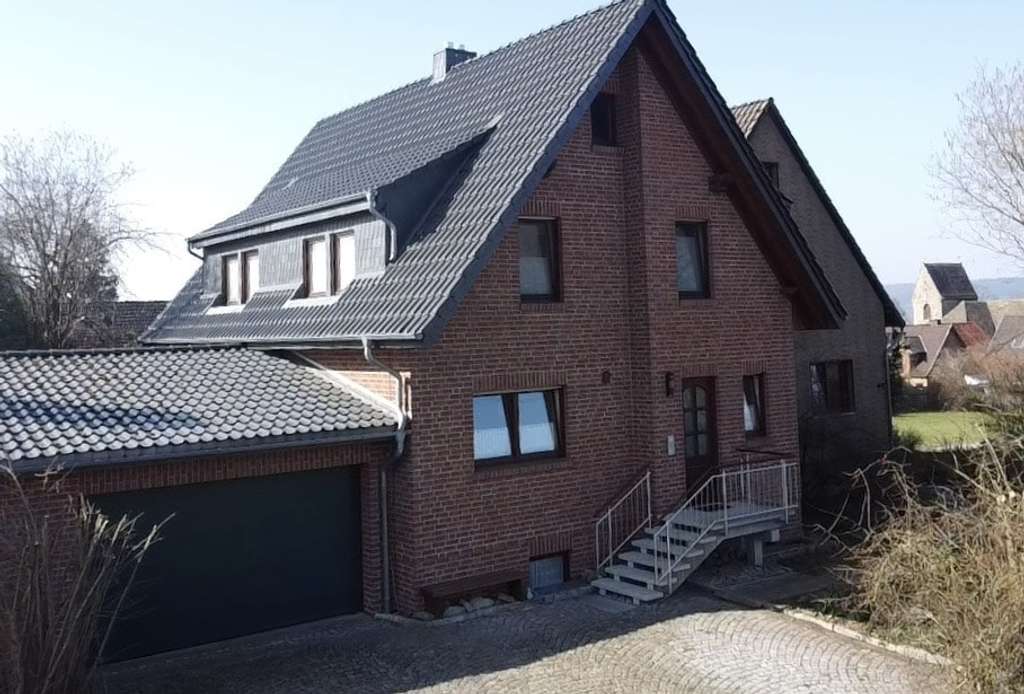 Immobilie in Auetal - Ein Zuhause für die ganze Familie – 280 m² Wohnfläche & großer Garten - Bild 0