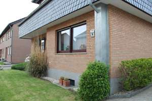Wohnen im 2-Familienhaus. – Ulmenstrasse 9, 52249 Eschweiler – Vorschaubild 1