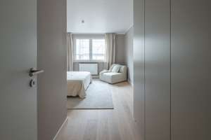 Frisch sanierte Wohnung mit klarer Raumaufteilung, in Top-Lage am Ku'damm, bezugsfrei und Balkon – Johann-Sigismund-Straße 18, 10711 Halensee, Berlin – Vorschaubild 9