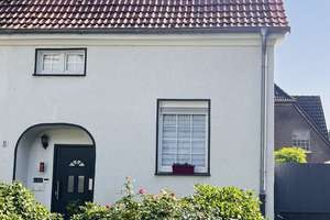 Charmante Zechenhaushälfte mit viel Herz und Potenzial in Gelsenkirchen-Hassel – Die vollständige Adresse der Immobilie erhältst du vom Anbieter., 45896 Hassel, Gelsenkirchen – Vorschaubild 2