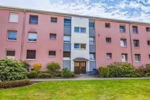 Bremen-Huchting: Modernisierte 4-Zimmer-Wohnung mit Loggia – frei ab 01.07 – Die vollständige Adresse der Immobilie erhältst du vom Anbieter., 28259 Sodenmatt, Bremen – Vorschaubild 1